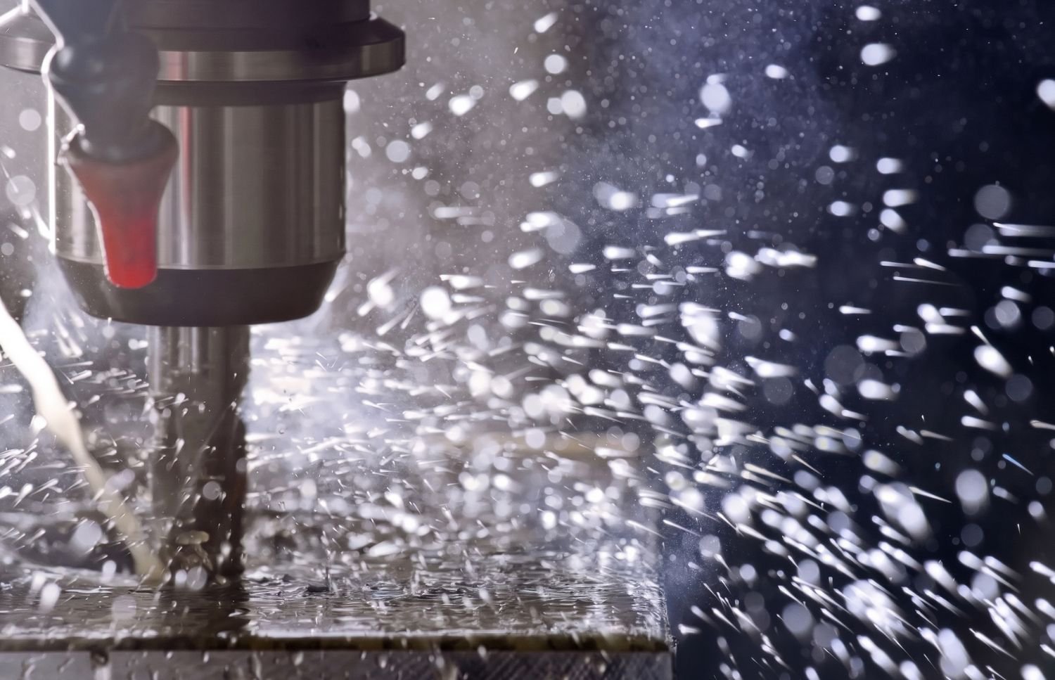 Choosing the Right Fluid for Manual vs Automated Machining cover